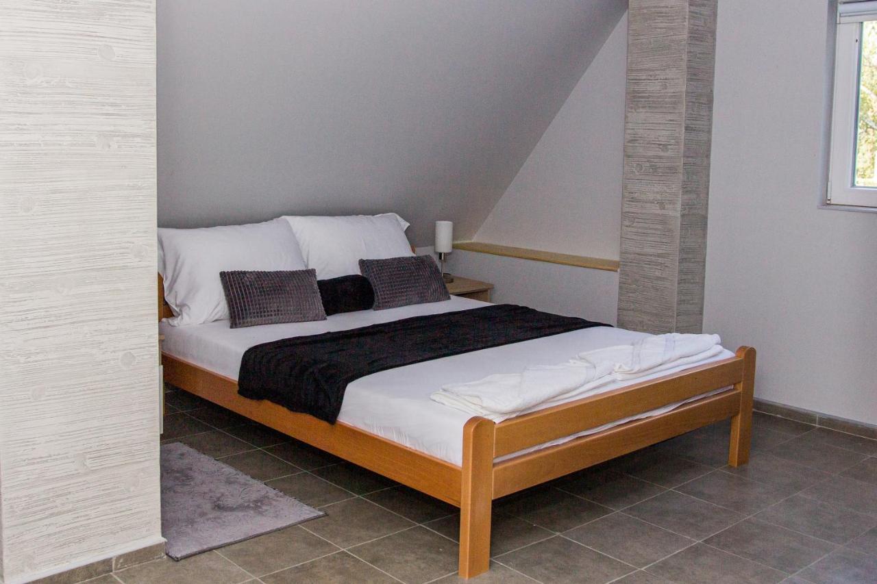 Feher Akac Guest House Palić Dış mekan fotoğraf
