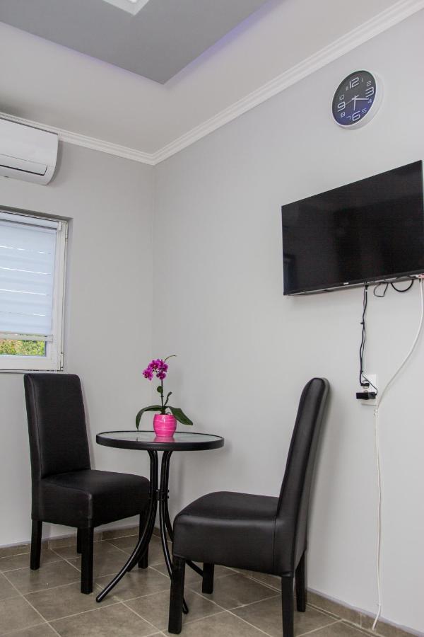 Feher Akac Guest House Palić Dış mekan fotoğraf