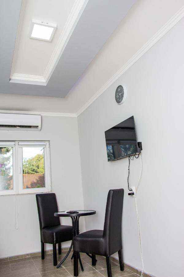 Feher Akac Guest House Palić Dış mekan fotoğraf